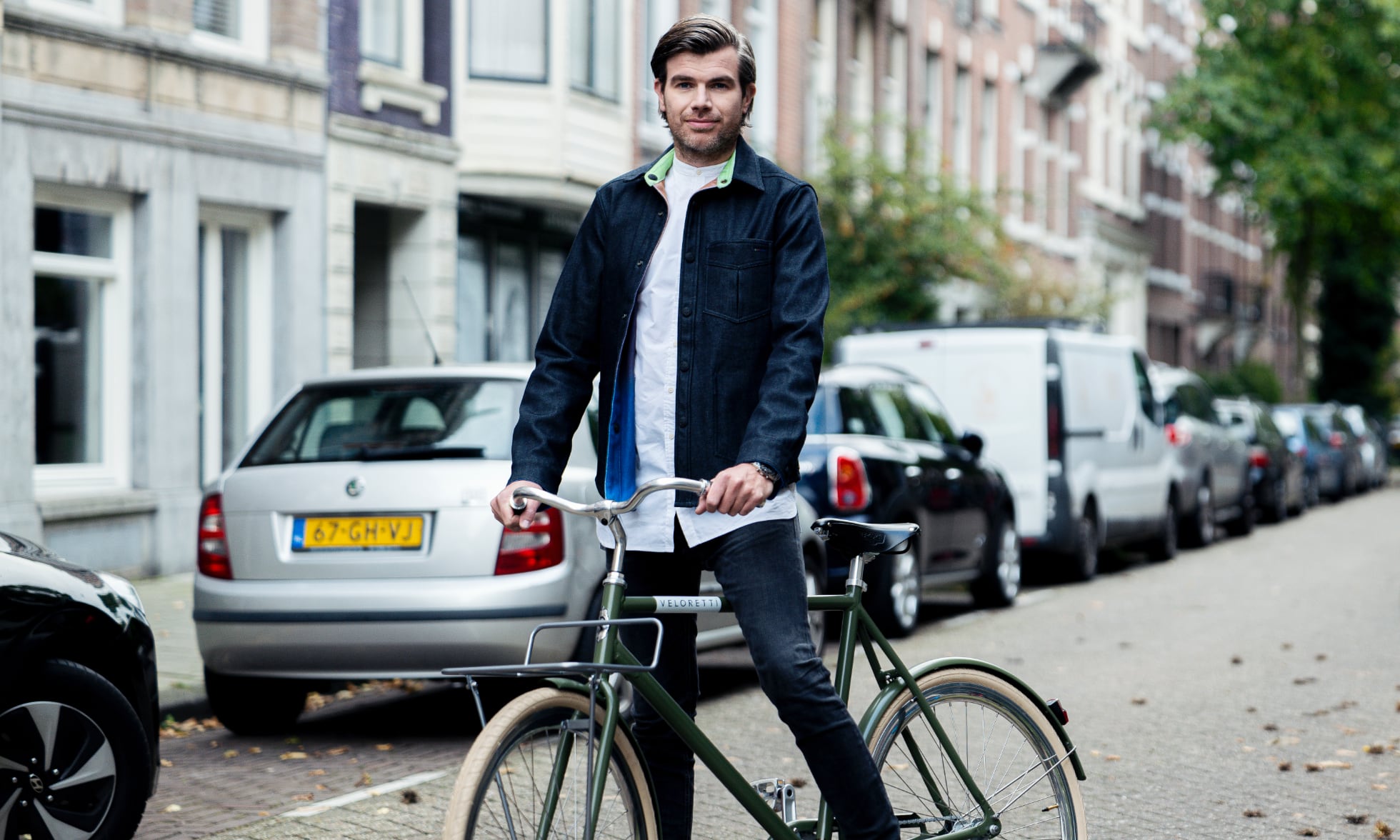 Ferry Zonder posing with a Veloretti Bicycle